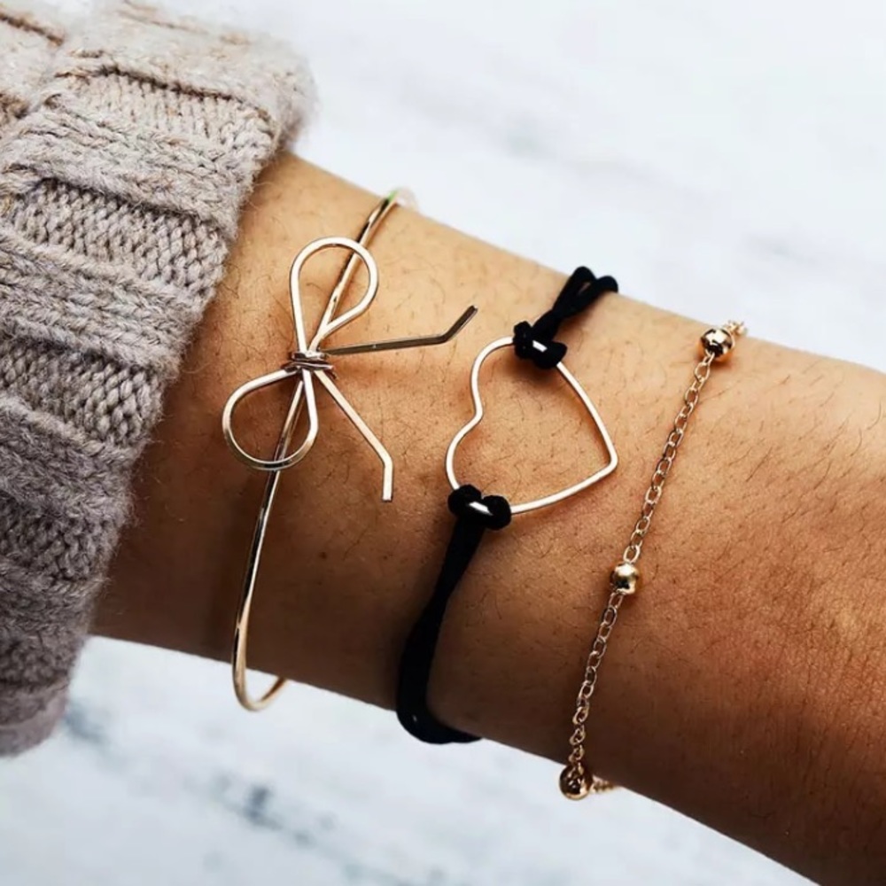 🎉 New Gold & Black Bow & Heart Bracelet Set of 3